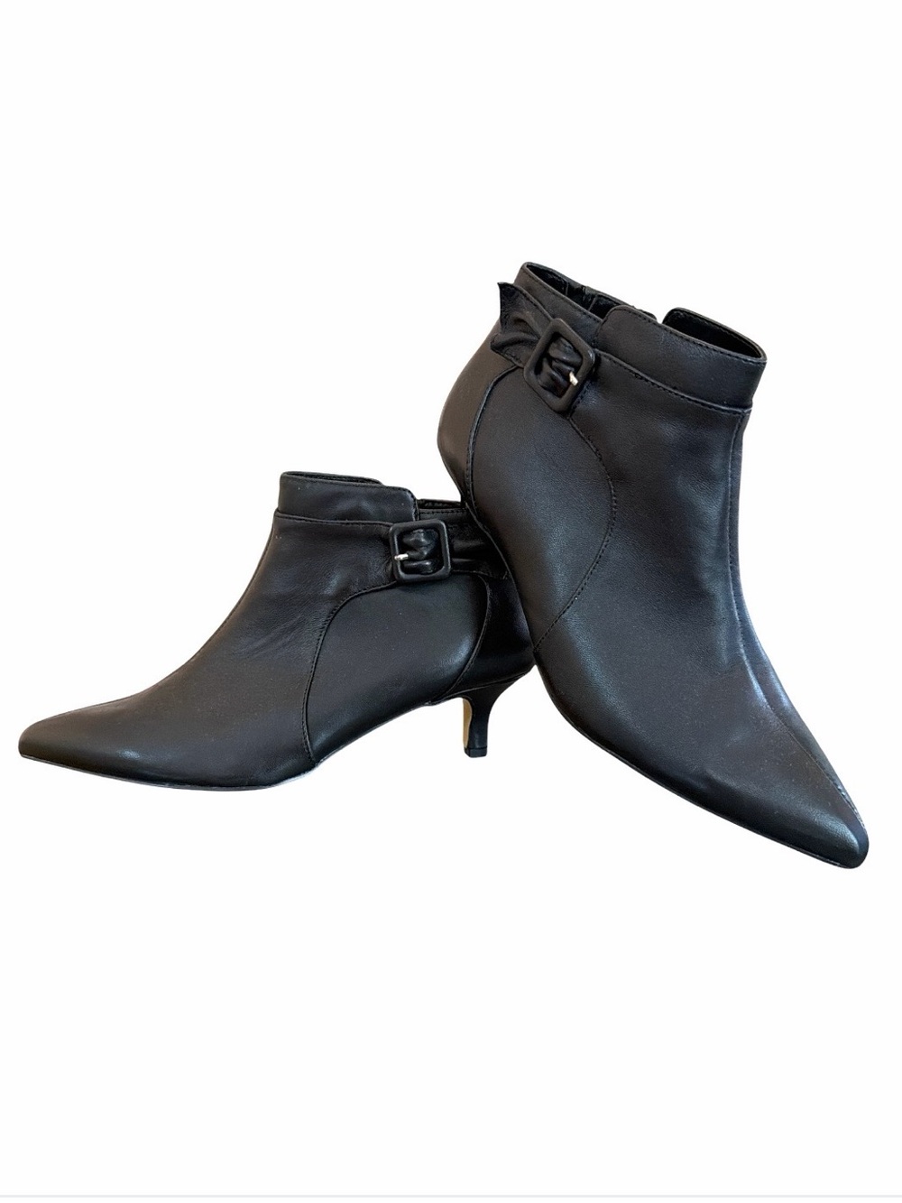 Bella Vita Bindi Black Leather Ankle Bootie Kitten Heel NWOB Size 8W